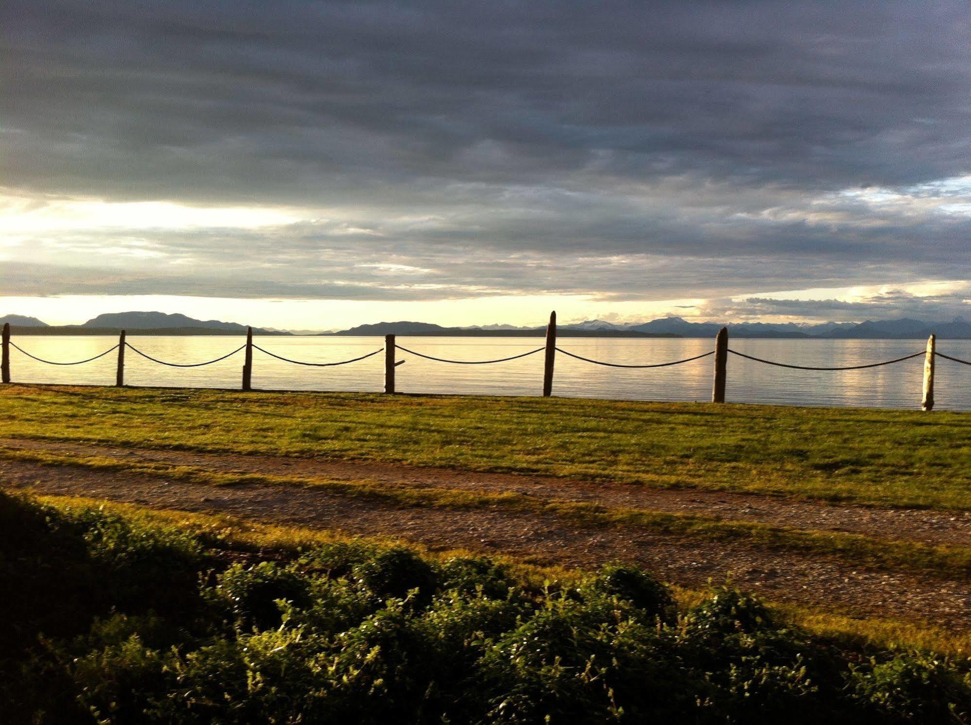 Ocean Resort Campbell River Buitenkant foto